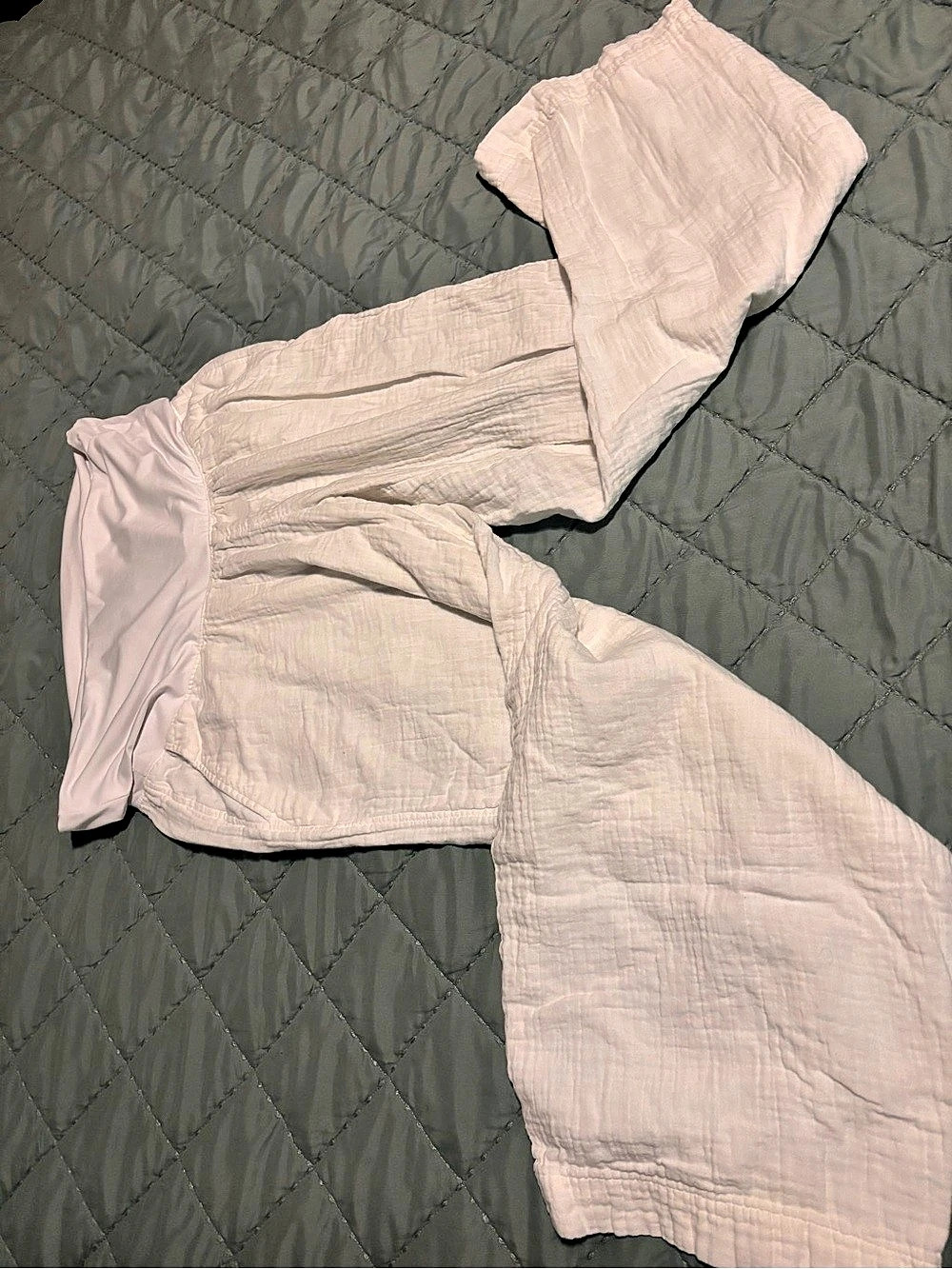Old Navy Maternity Rollower-Waist Crinkle Gauze Barrel Leg Ankle Pants